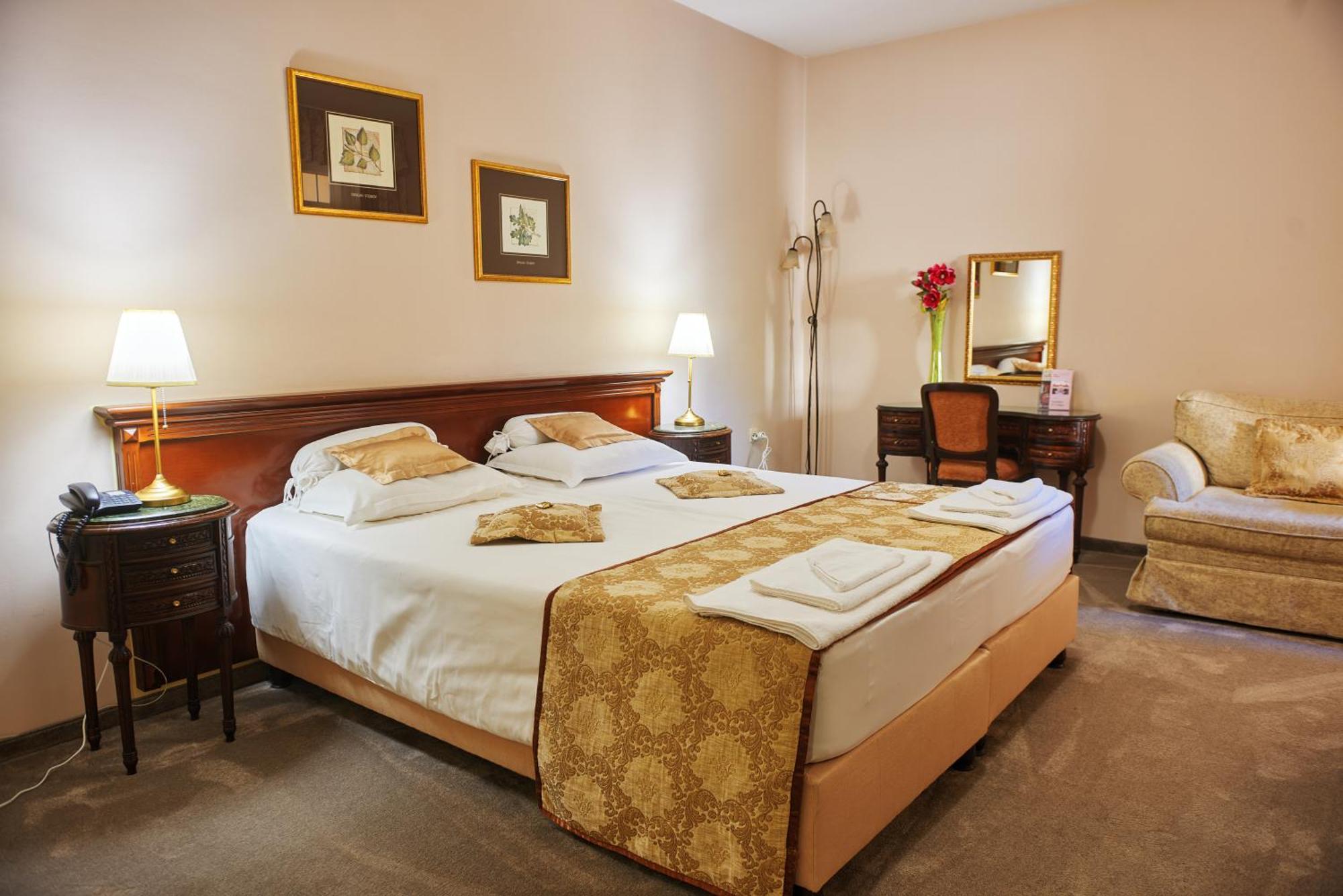 Garni Hotel Andric Sombor Exterior photo