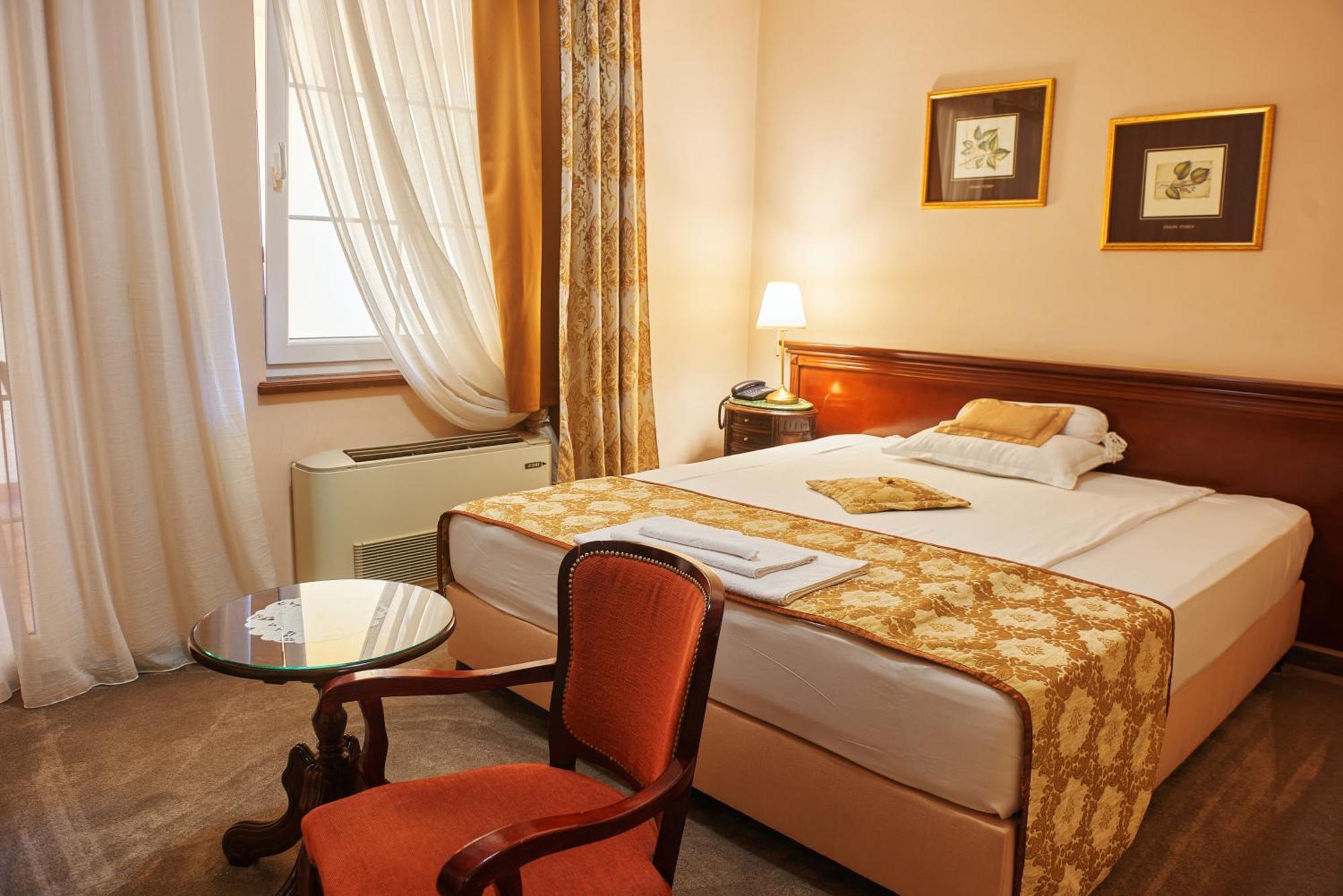 Garni Hotel Andric Sombor Exterior photo